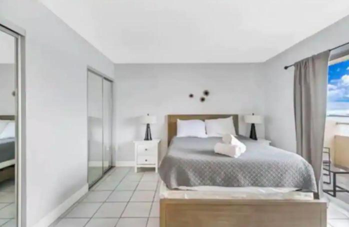 Miami's Bayfront One-bedroom Apartment *